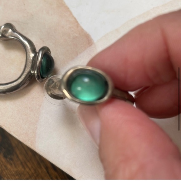 Vintage earrings Silver and blue/ green stone earrings with posts. - Picture 5 of 8